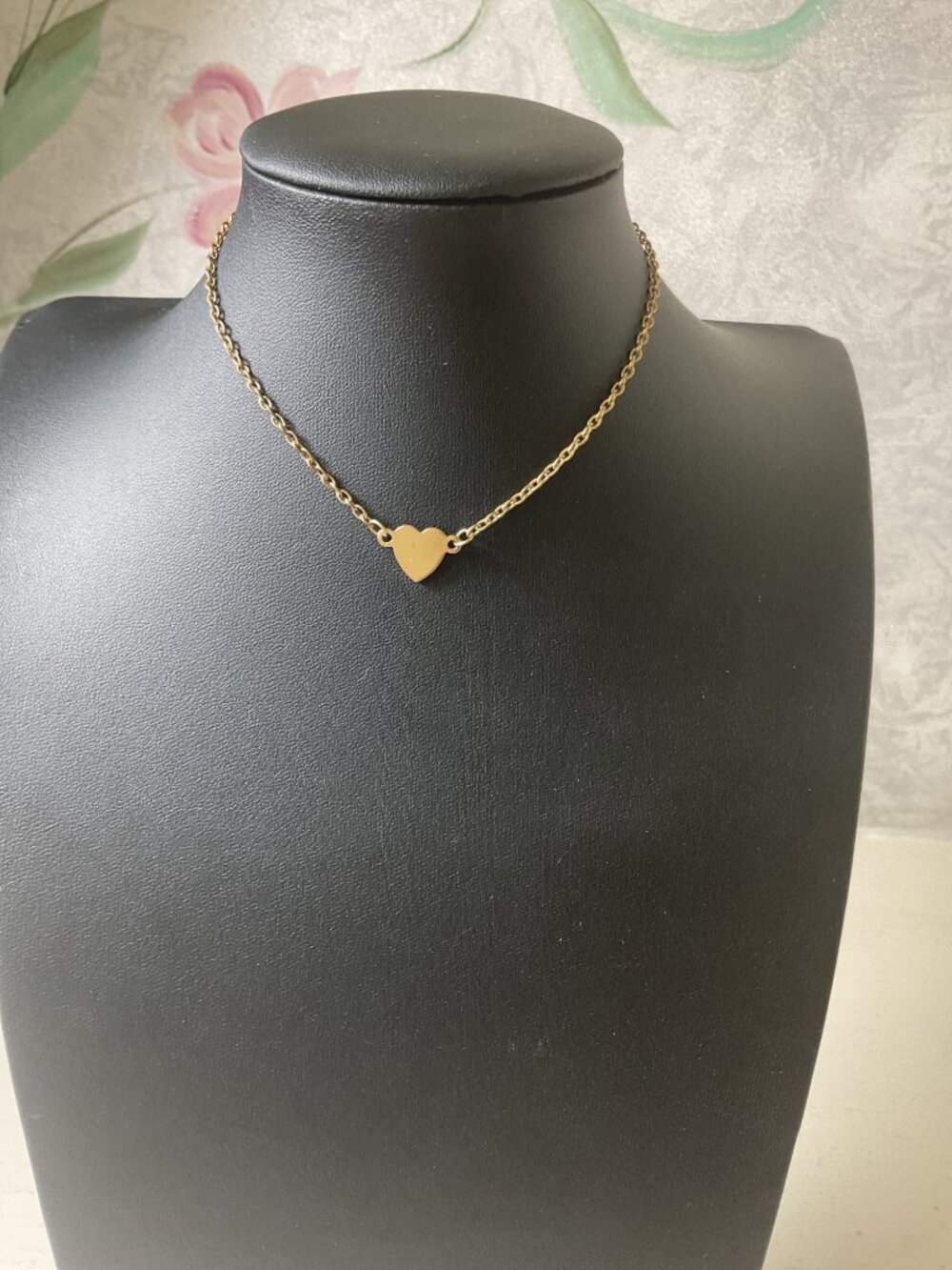Dainty Gold Heart Pendant Necklace Minimalist Aesthetic Y2K Coquette Choker Chai